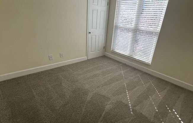 2 beds, 1 bath, 903 sqft, $1,800, Unit 1013 C #2B