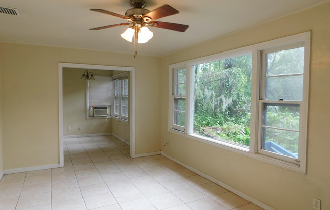 Charming 2 BR house in NW!