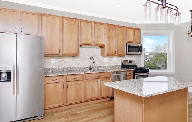 4918 S SAINT LAWRENCE AVE