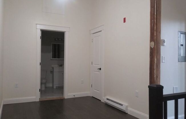 1 bed, 1 bath, 1,096 sqft, $2,050, Unit 108