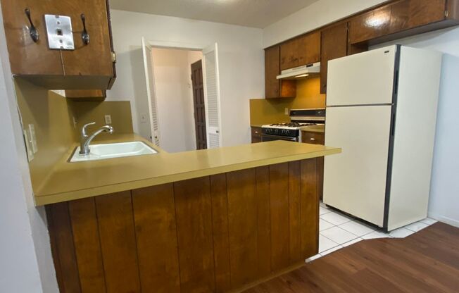 2 beds, 1 bath, $1,399