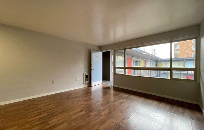 1 bed, 1 bath, 393 sqft, $1,150, Unit 305