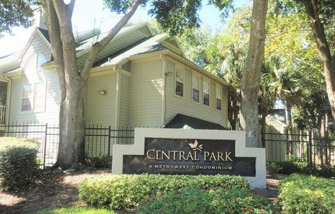 Great 1/1 condo at Metrowest.