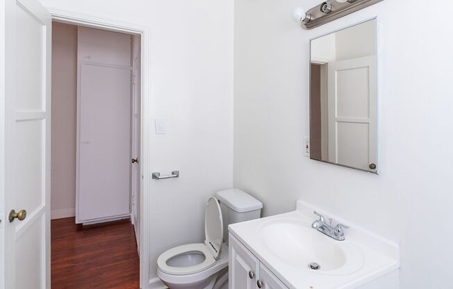 Remodeled Studio In K-Town