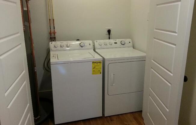 3 beds, 3 baths, 1,400 sqft, $5,400, Unit 2