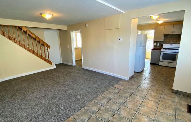 246 Quimby NE - Creston - Water and trash included