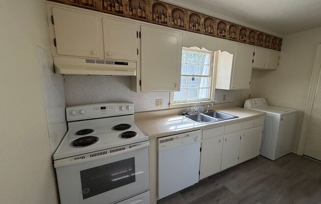 2 beds, 2 baths, 1,200 sqft, $1,395, Unit 406-4