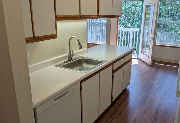 1 bed, 1 bath, 650 sqft, $1,295, Unit 4026