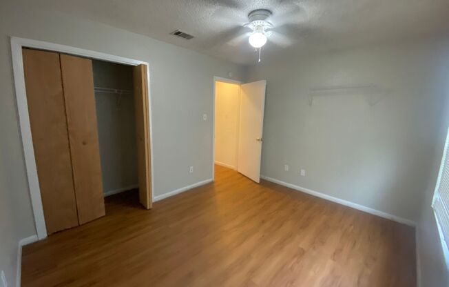 2 beds, 1.5 baths, $1,400, Unit Unit D