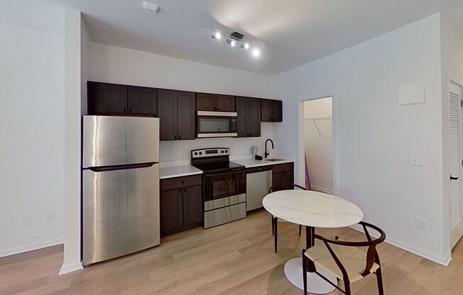 Studio, 1 bath, 414 sqft, $1,510, Unit 301