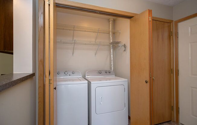 1 bed, 1 bath, 837 sqft, $1,210, Unit AL-53