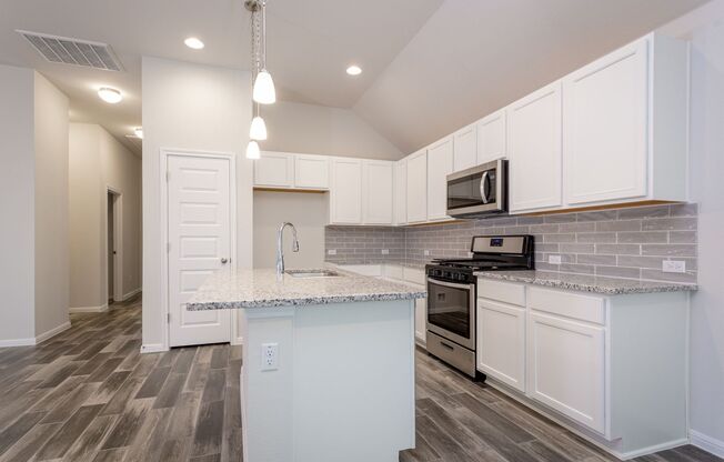 Modern 3 bed 2 bath home!
