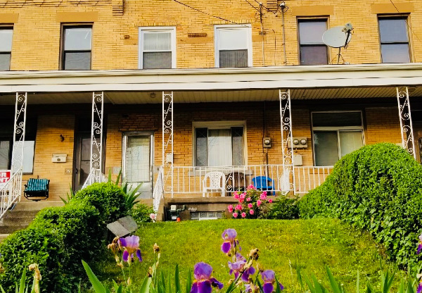 351 1/2 MCKEE PL