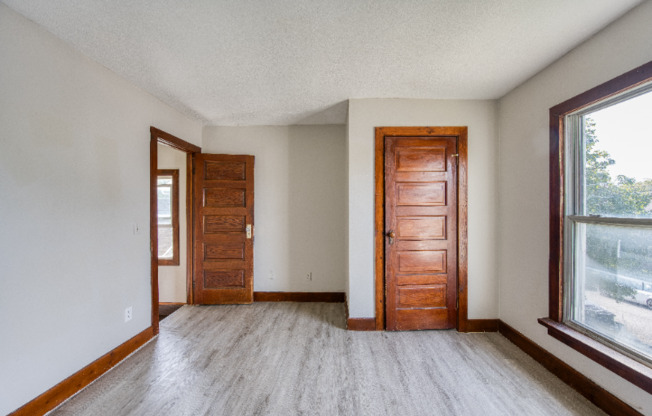 1012 SAINT ADALBERT AVE