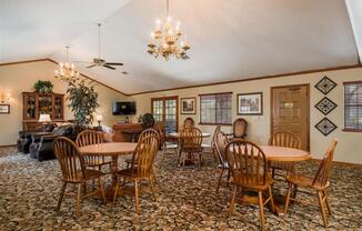 Clubhouse Resident Lounge at Oxford Park Apartments, Fresno, 93720