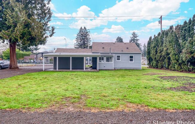Commercial property  Zoned Office Commercial! Great Location**  Check with County on planned usage