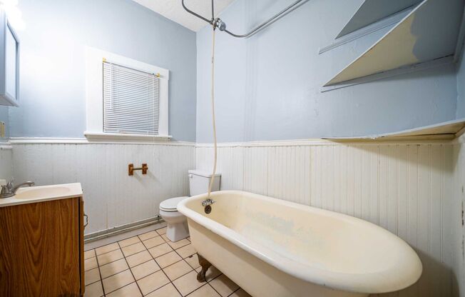 Studio, 1 bath, $875, Unit 250 R