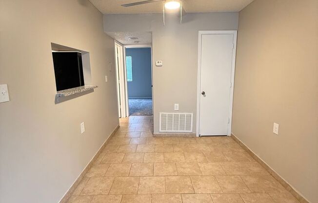 2 beds, 2 baths, 966 sqft, $990, Unit 1810