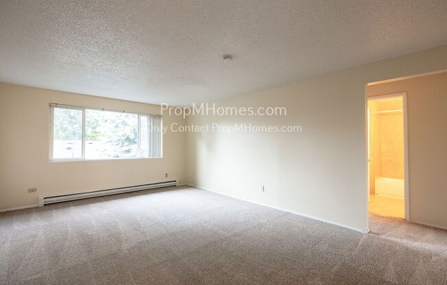 Recently Remodeled Three Bedroom Apartment in Beaverton - Prime Location!