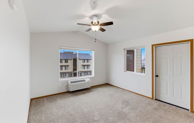 2 beds, 2 baths, 952 sqft, $1,595, Unit 1913-201