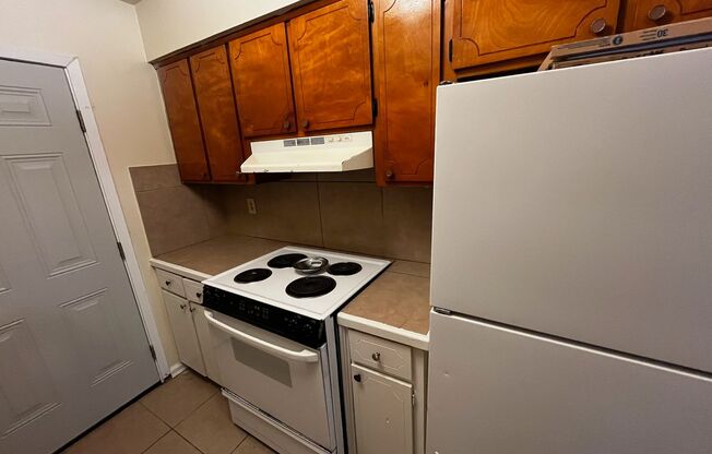 2 beds, 1 bath, $650, Unit Apt: 13