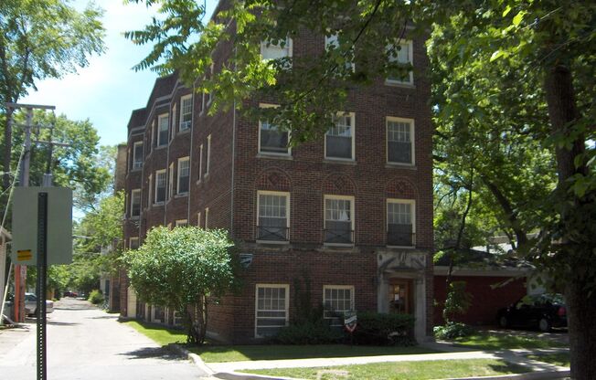 164 - 816 Simpson Street*