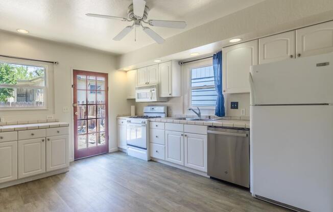 1163 BUENA VISTA AVE