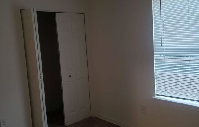 2 beds, 1 bath, $1,200