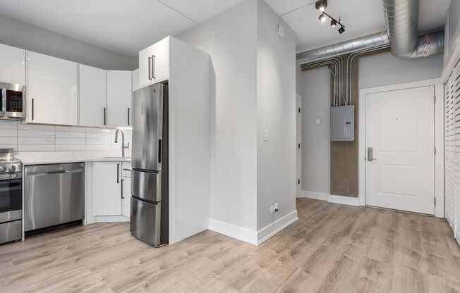 1 bed, 1 bath, 373 sqft, $1,650, Unit 206