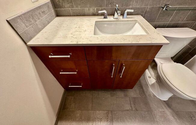 Studio, 1 bath, 354 sqft, $1,900, Unit 101