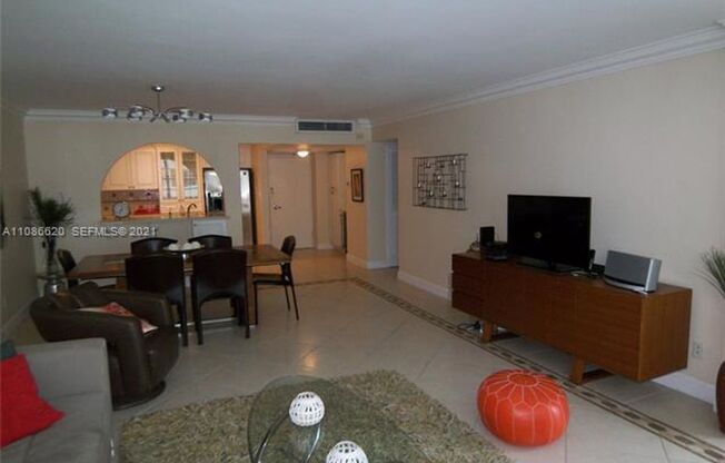 2 beds, 2 baths, 1,350 sqft, $4,500, Unit 5151 Collins Av # 1030