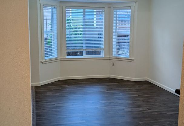 3 Bedroom Townhome in Shoreline