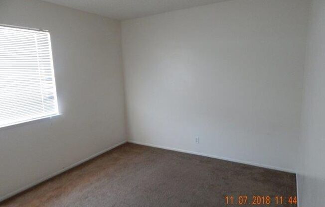 2 beds, 1 bath, 950 sqft, $1,425