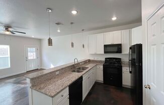 3 beds, 2.5 baths, $1,325, Unit 6938 Crestway Rd Unit 4