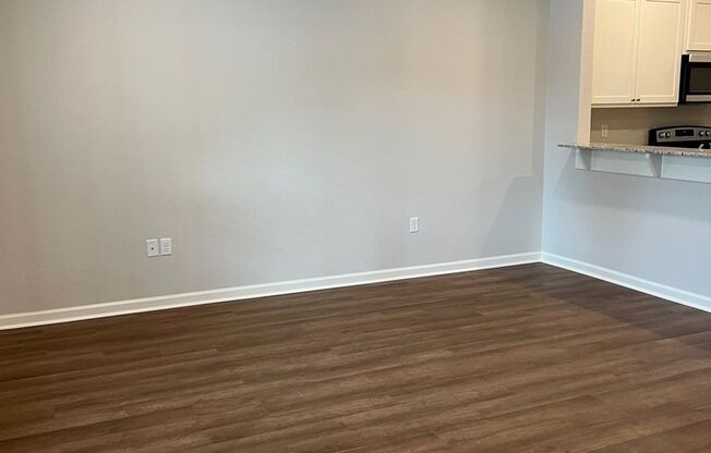 1 bed, 1 bath, 820 sqft, $875, Unit 18