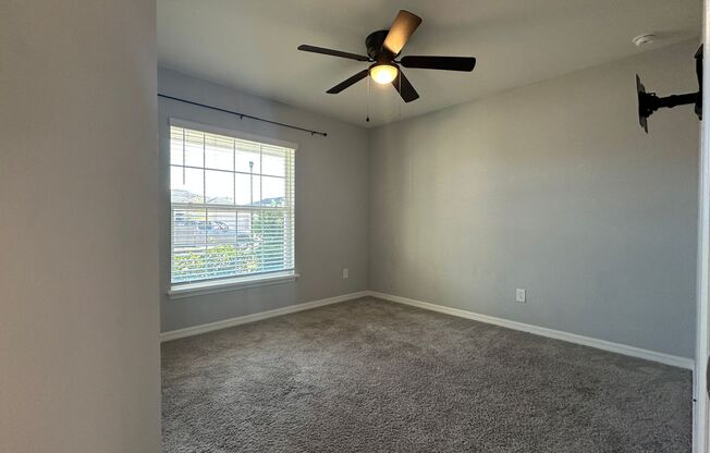 Spacious 4-Bedroom Saint Cloud Single-Family Home with Lawn Care Included + One Month Free