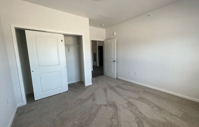 1 bed, 1 bath, 738 sqft, $1,125, Unit 434