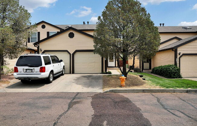 2449 LEXINGTON VLG LN