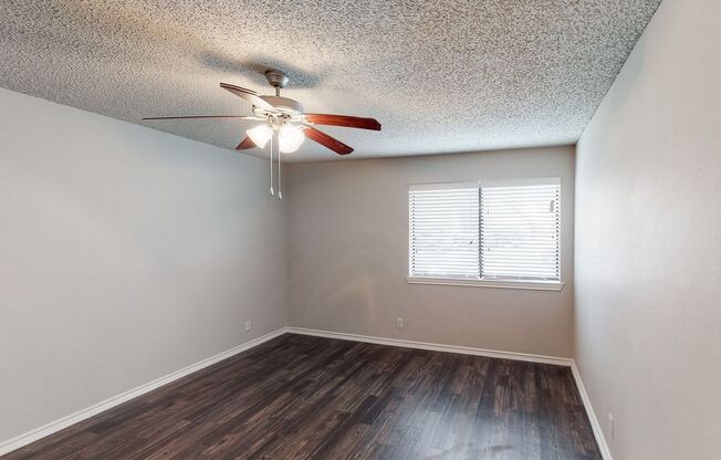 1 bed, 1 bath, 950 sqft, $919