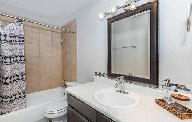 2 beds, 2 baths, 996 sqft, $1,042