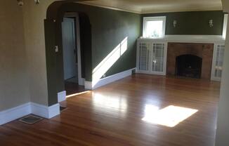 3 beds, 2 baths, $3,325