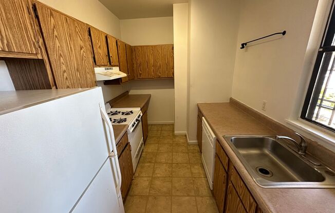 3 beds, 1 bath, 810 sqft, $1,999, Unit 732 S. Millvale Ave. #A8