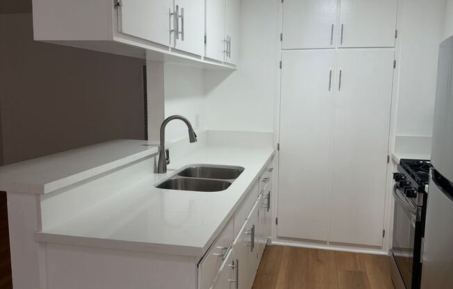 1 bed, 1 bath, 730 sqft, $1,565, Unit 14030 214