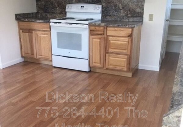 2 beds, 1 bath, 940 sqft, $1,645