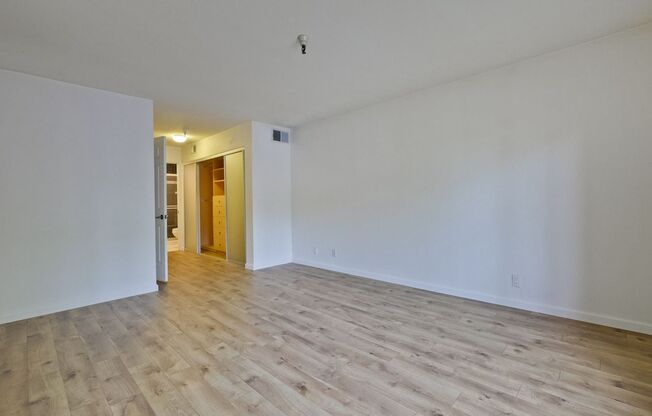 2 beds, 2 baths, $3,500, Unit APARTMENT 111