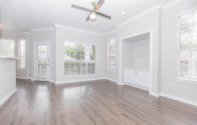 1 bed, 1 bath, 822 sqft, $1,335