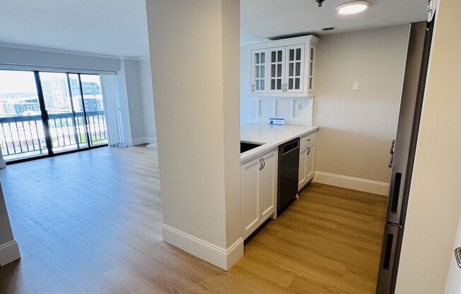 1 bed, 1 bath, 573 sqft, $2,700, Unit 910