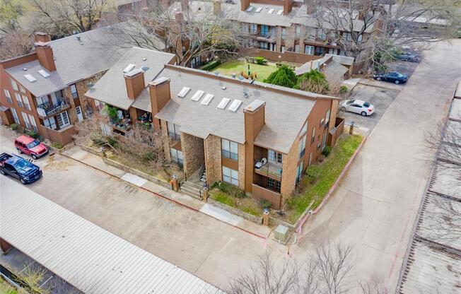 7522 Holly Hill