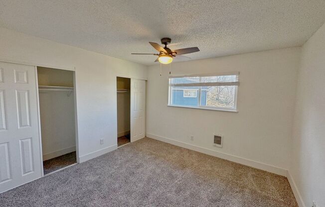 2 beds, 1 bath, 890 sqft, $1,595, Unit 14