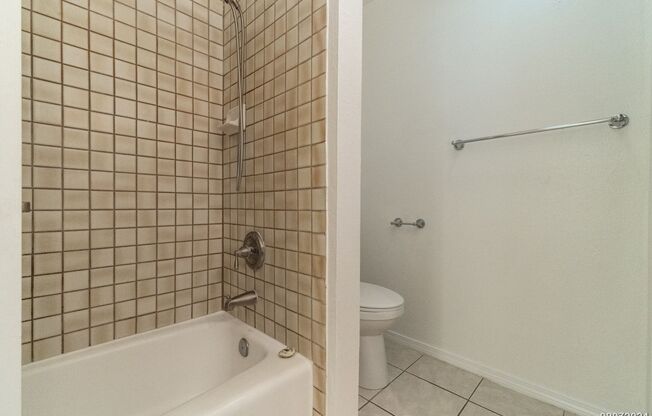 2 beds, 1 bath, $2,612.5